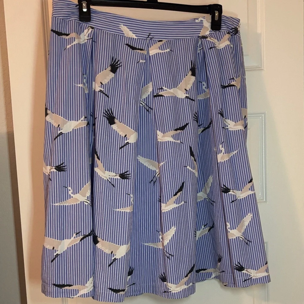 Who What Wear blue & white striped pleated midnskirt SZ 16 A-line w/crane bird - Picture 1 of 11